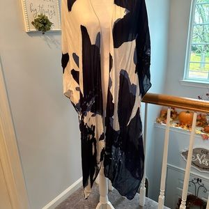 Pretty kimono or wrap